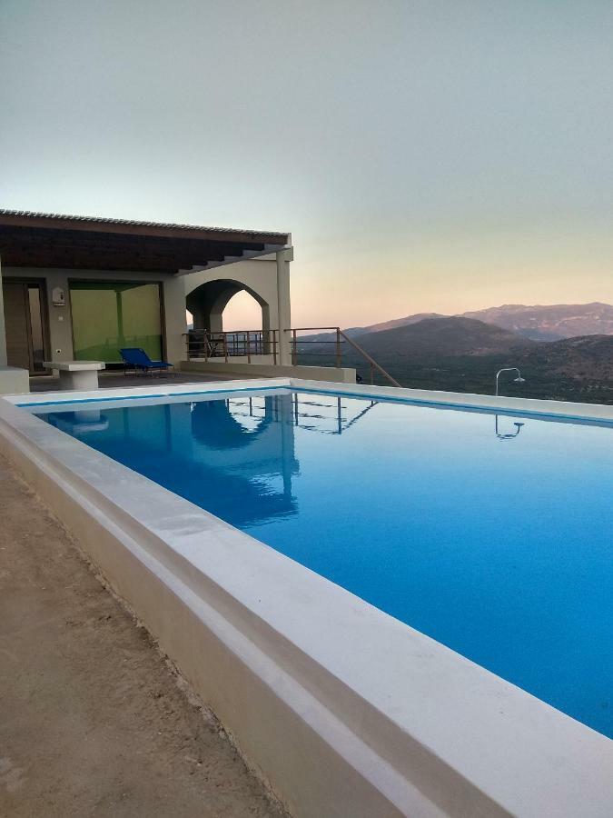 Tholos  Villa Gusta מראה חיצוני תמונה